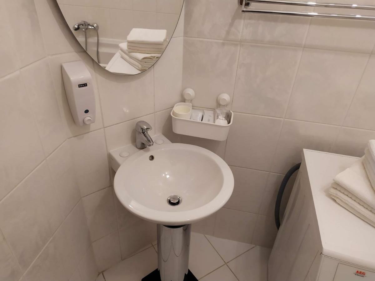 Kate & Jenny - Two-Level Apartment In The Old Town 布拉迪斯拉发 外观 照片